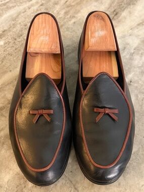 BELGIAN SHOES MR CASUAL LOAFER BLACK LEATHER W BROWN SLIPPERS 7.5  $800 BOW TIE